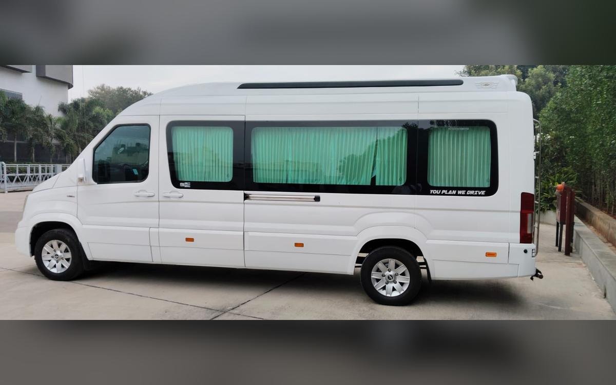 Force Urbania 12+1 seater on rent in Bangalore Airport – photo 1