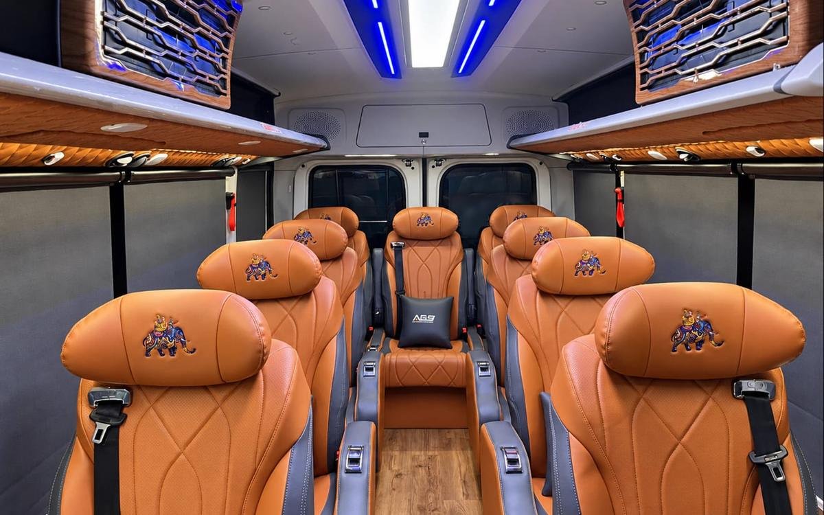Force Urbania 9+1 seater on rent in Bangalore Airport – photo 2